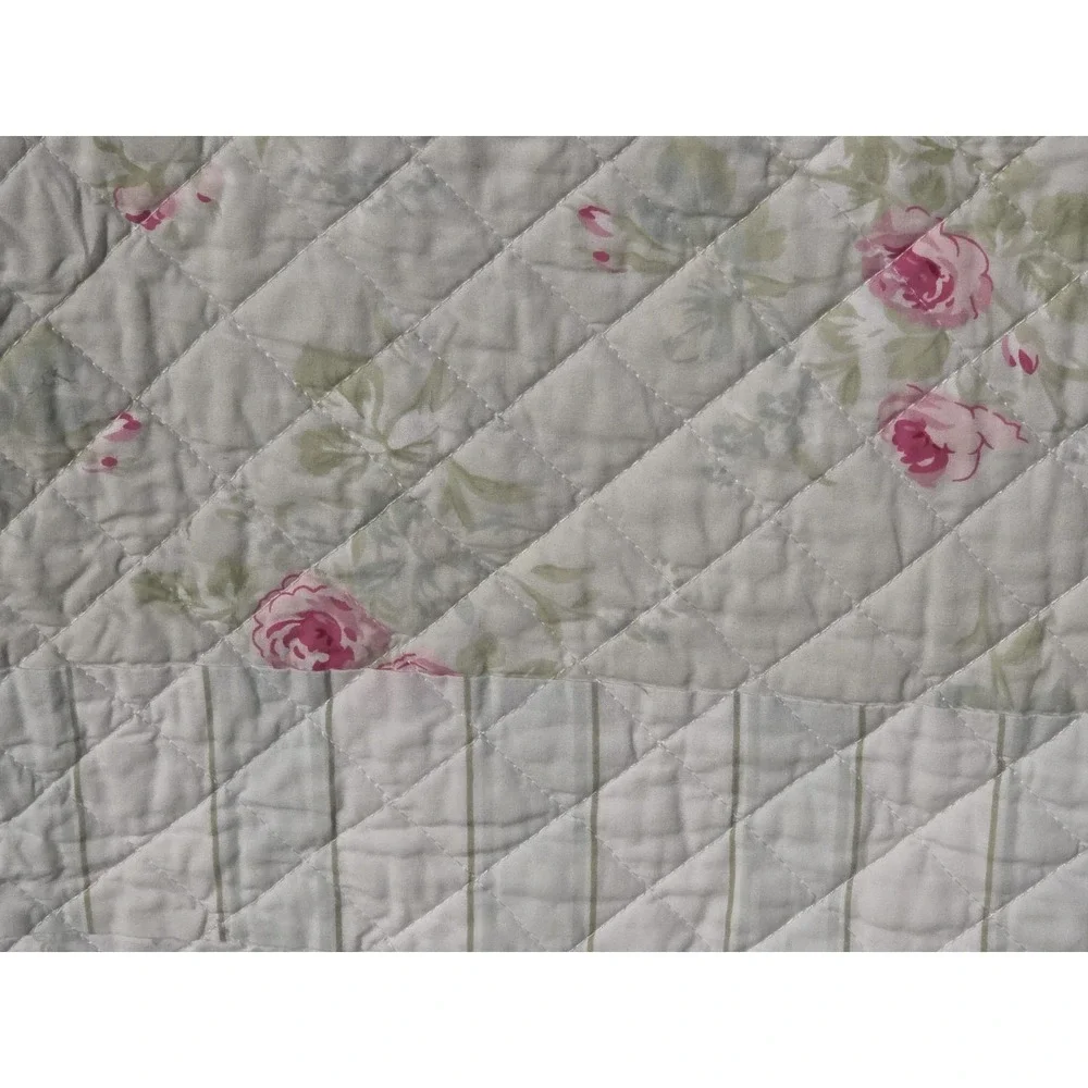 Simply Shabby Chic Queen Quilt Patchwork Roses/Stripes 100% Cotton EUC